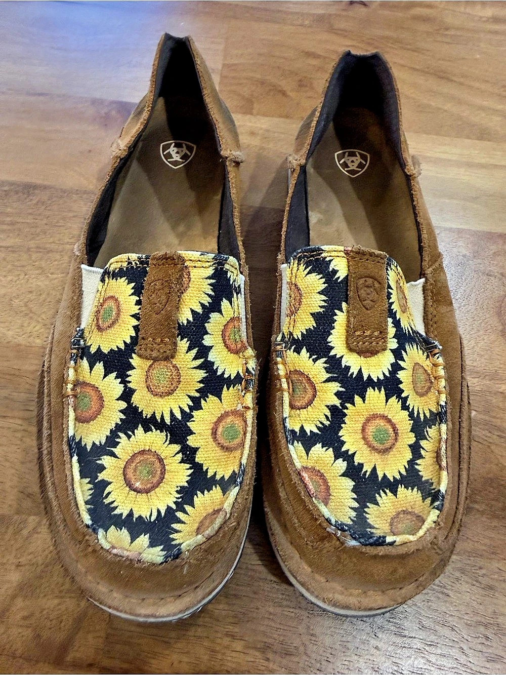 Ariat Women's Sunflower Print Leather and Canvas Cruiser Slip-On Shoes - Size 7.